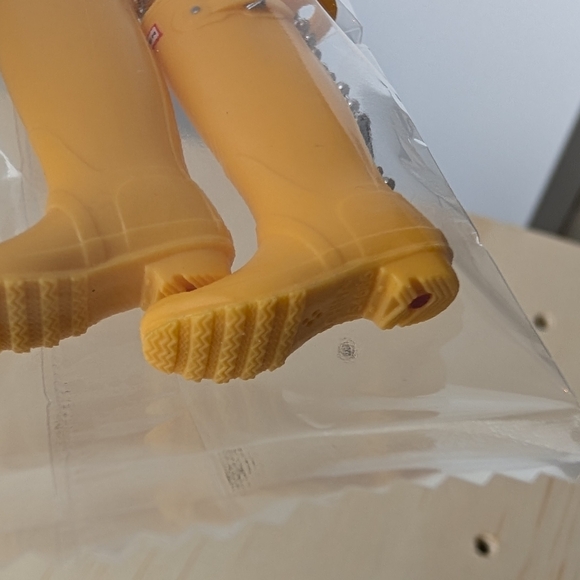 Yellow Hunters Rain Boot Keychain Bag Charm (New In Packaging) - Picture 8 of 9